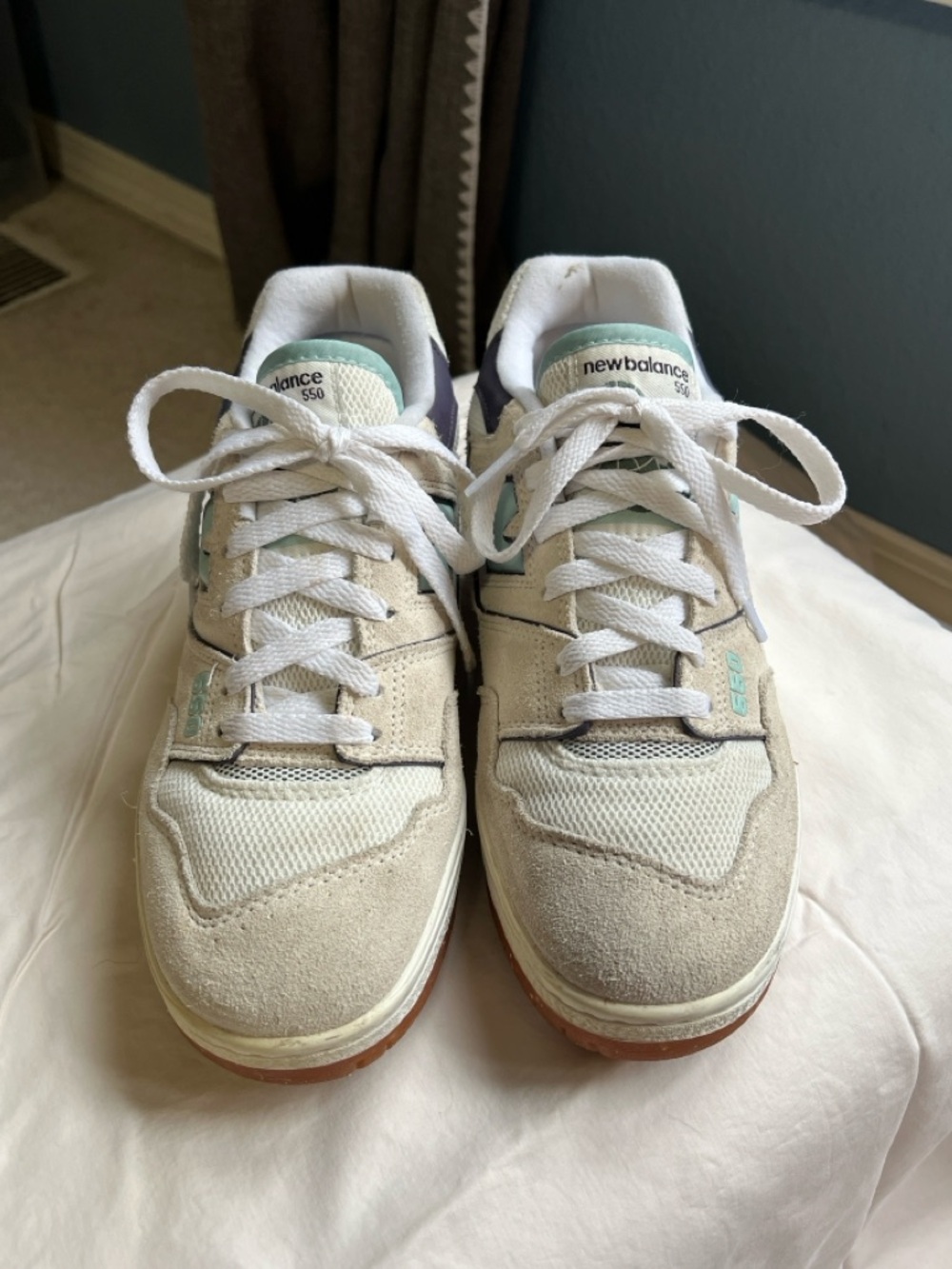 New Balance 550 Sneaker Cream with Teal accents - Picture 3 of 8